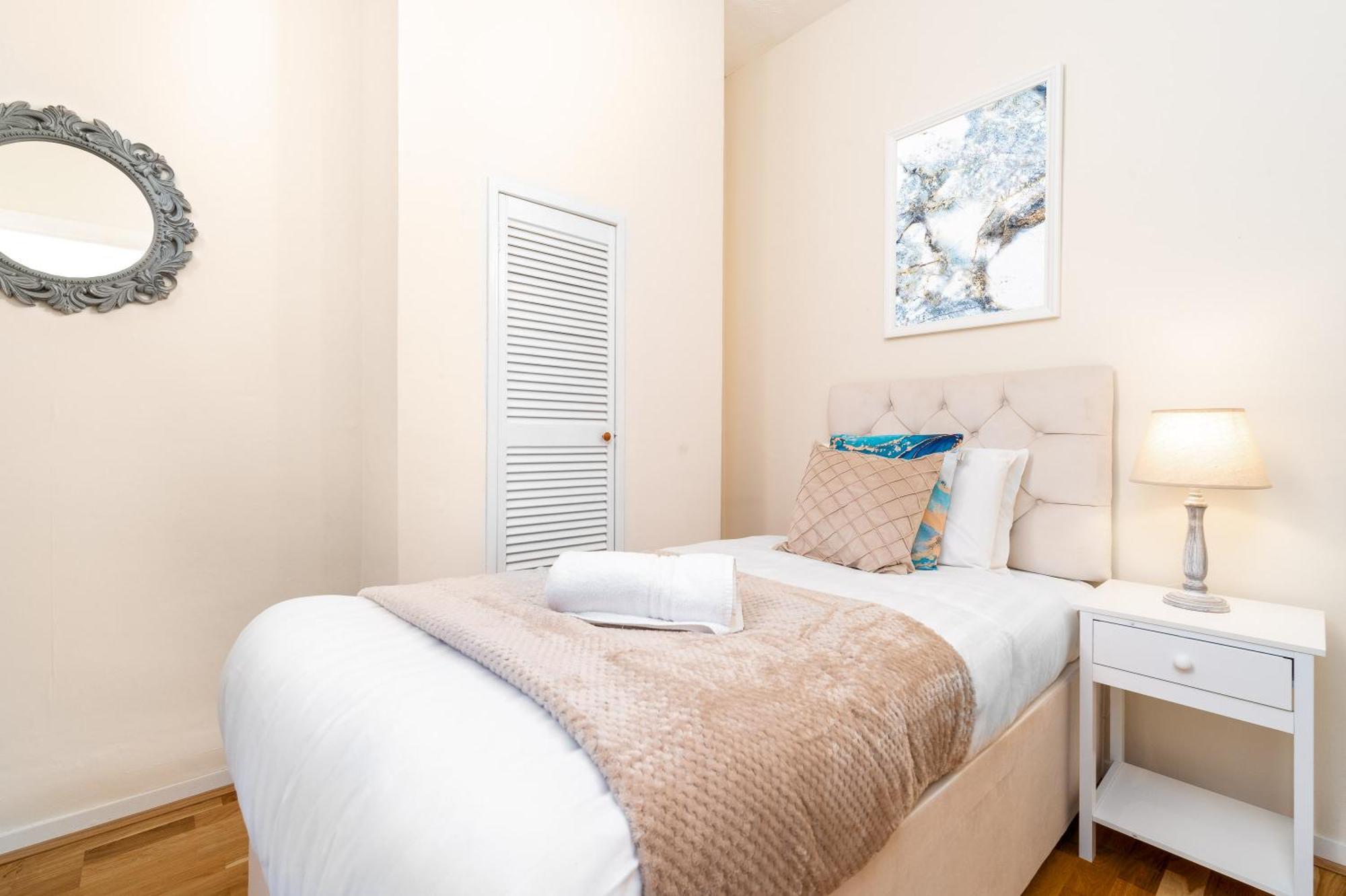 Luxury 3 Bedroom House - Harborne - Parking - Garden - Wifi & Netflix 122G Birmingham Exterior foto