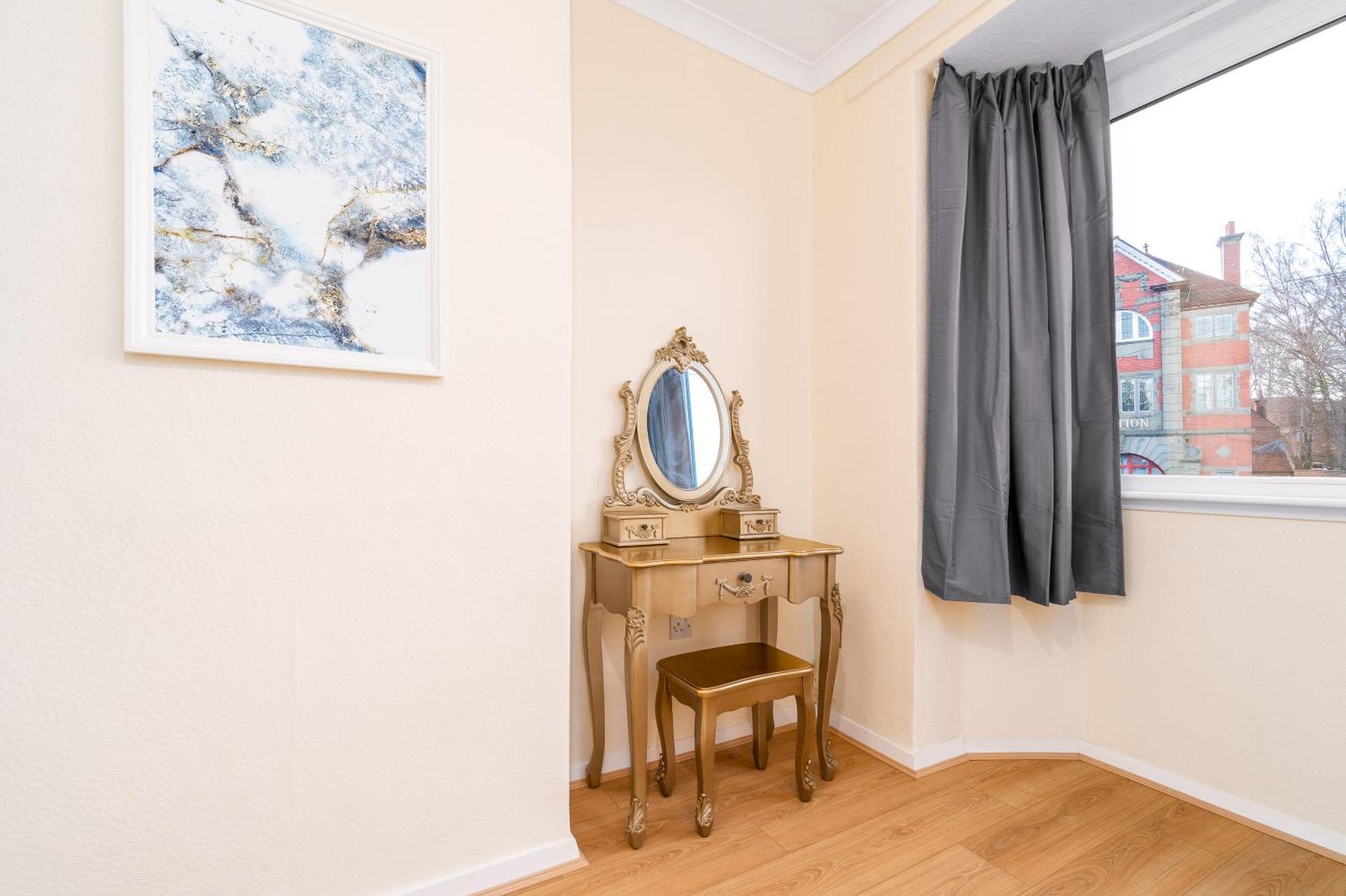 Luxury 3 Bedroom House - Harborne - Parking - Garden - Wifi & Netflix 122G Birmingham Exterior foto